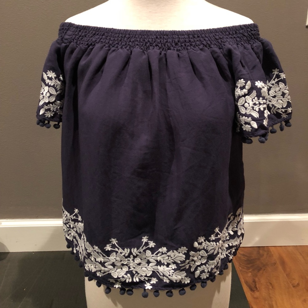 Simply gorgeous BLUE RAIN  women’s SMALL blouse